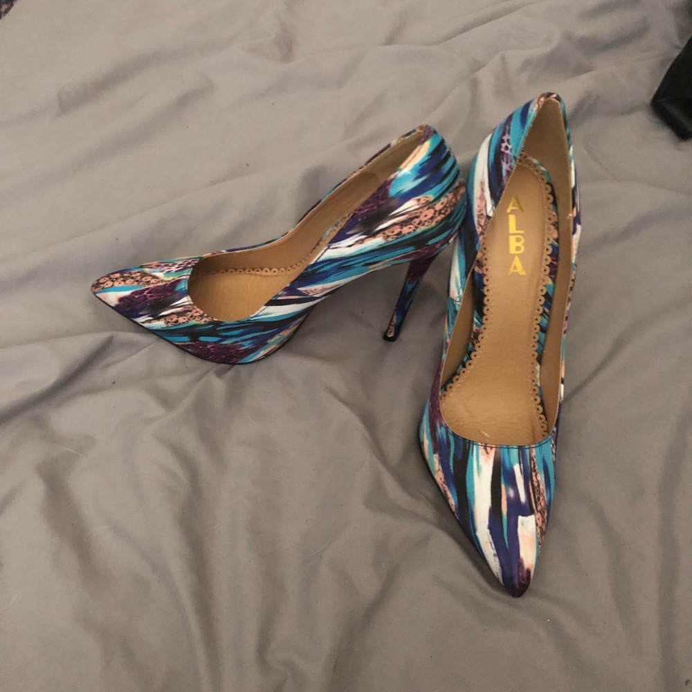 Pumps - Picture 2 of 3